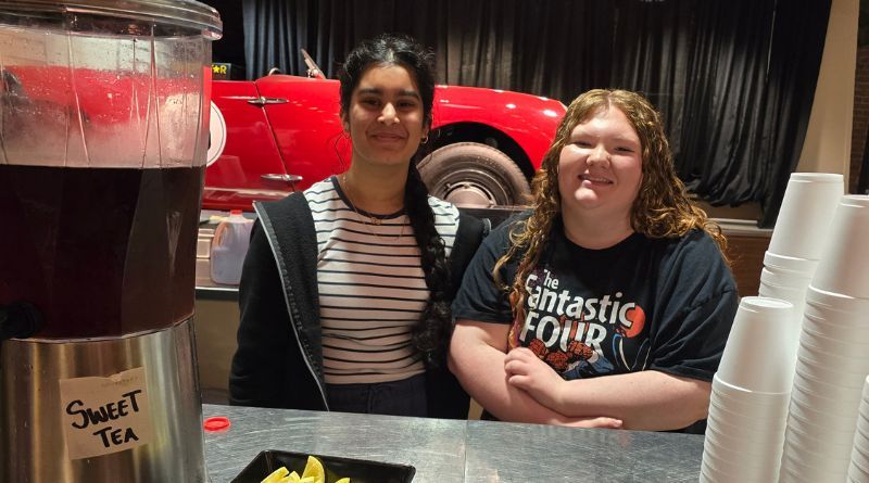 Drink Station Volunteers